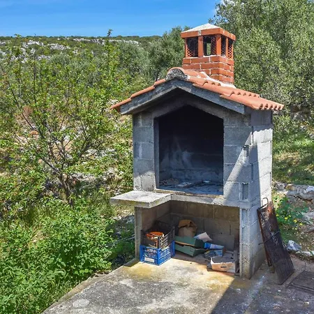 Vakantiehuis House Otusi Tkon