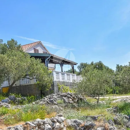 Vakantiehuis House Otusi *