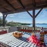 Сasa de vacaciones House Otusi *