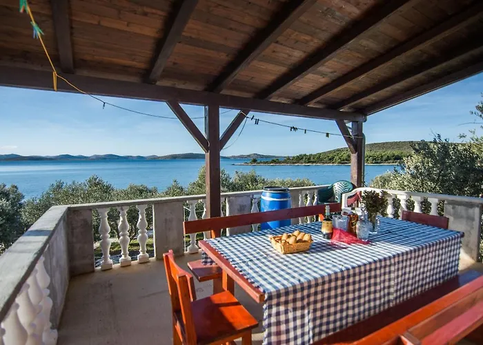 House Otusi Ткон