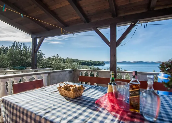 بيت للعطل House Otusi *