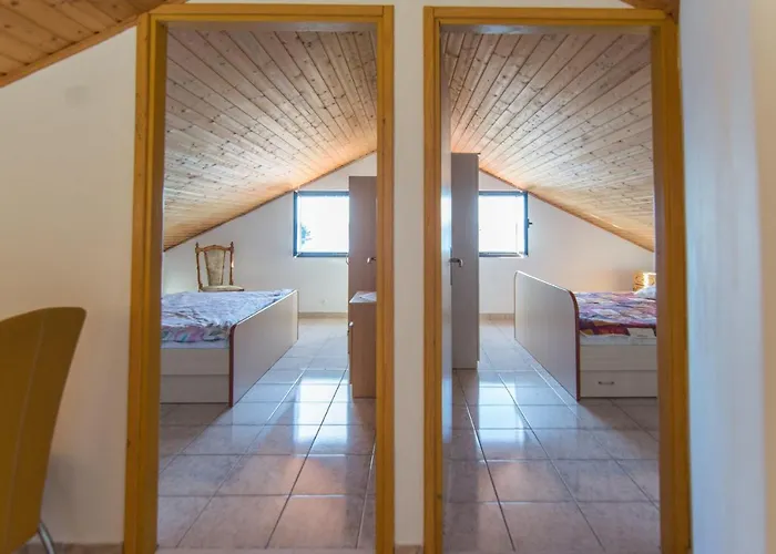 بيت للعطل House Otusi