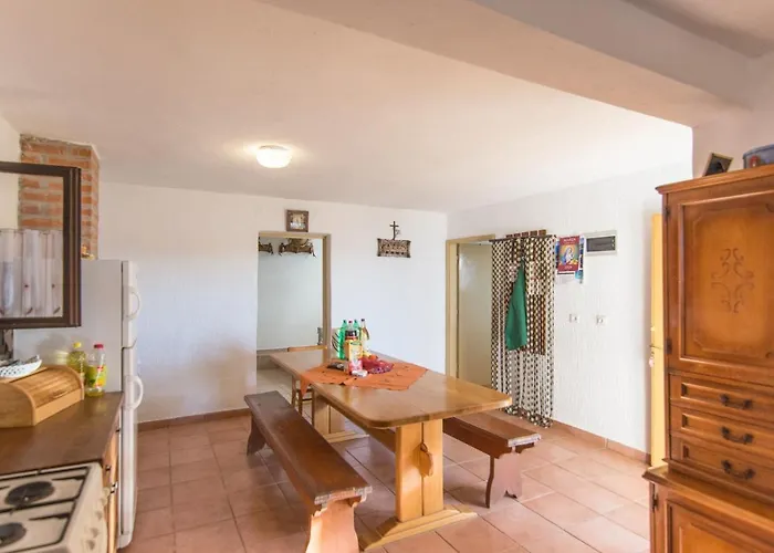 House Otusi بيت للعطل